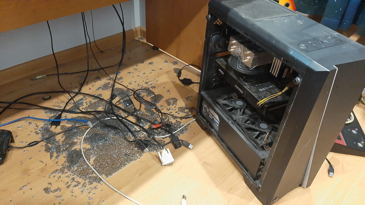 Accidental damage repairs on computer in high barnet